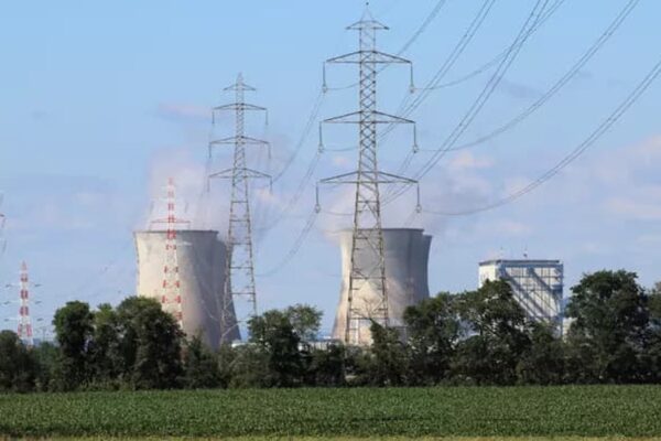 Франція: EDF зупинила три реактори через спеку, виняток для Бюже діятиме до 20 липня