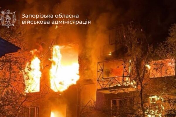 Дрони РФ ввечері 12 липня пошкодили в Запоріжжі будинки та лікарню, є поранені