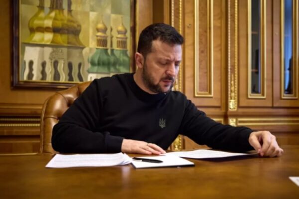 Зеленський зареєстрував два законопроєкти: 90 діб воєнного стану з 2 серпня