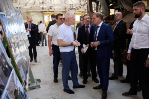 Глава МЗС Німеччини Вадефуль відвідав Харків і взяв участь у церемонії до Дня Прапора