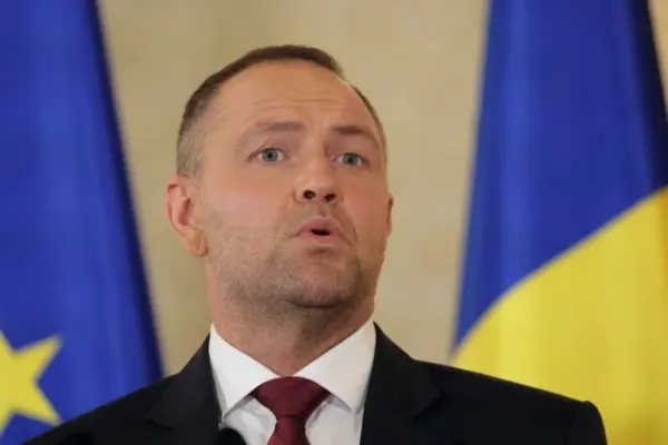 Навроцький написав, що Польща може «віддати територію». Туск розкритикував президента